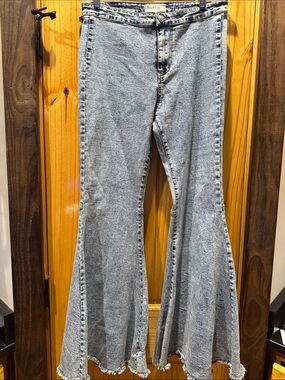 Peach Love California Light Wash Flared Jeans